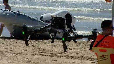 Tarragona reforzará la seguridad de sus playas con un dron que lanza salvavidas desde el aire