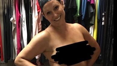 La respuesta de la mujer fotografiada por una modelo en el gimnasio: 