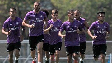 Los jugadores del Real Madrid entrenan duro en Canadá