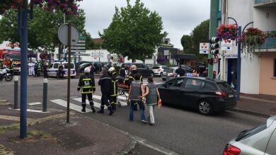 Los terroristas que mataron al sacerdote en una iglesia de Francia grabaron su crimen