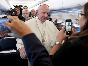 El Papa Francisco en el avión camino de Polonia El Papa Francisco en el avión camino de Polonia