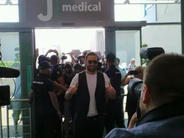 Gonzalo Higuaín, a su llegada a Turín Gonzalo Higuaín, a su llegada a Turín