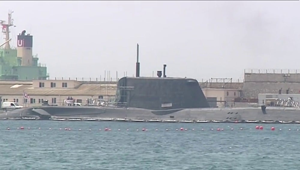 Frame 1.428267 de: La armada británica desarma el submarino nuclear de Gibraltar