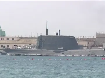 Frame 1.428267 de: La armada británica desarma el submarino nuclear de Gibraltar Frame 1.428267 de: La armada británica desarma el submarino nuclear de Gibraltar