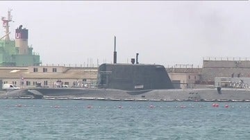 Frame 1.428267 de: La armada británica desarma el submarino nuclear de Gibraltar