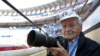 Muere a los 103 años el fotógrafo taurino 'Canito'