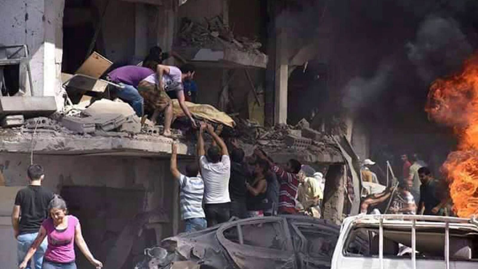 Un doble atentado en la frontera siria con Turquía deja al menos 48 muertos y varios heridos