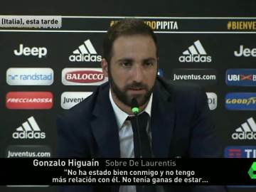 Higuaín en su rueda de prensa como jugador de la Juventus