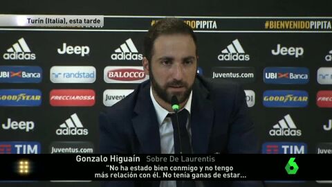 Higua&iacute;n en su rueda de prensa como jugador de la Juventus