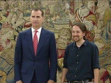 Frame 23.802054 de: Pablo Iglesias expone al Rey su análisis de la situación política