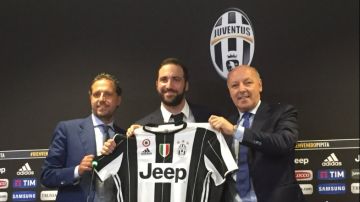 Higuaín, presentado como jugador de la Juventus