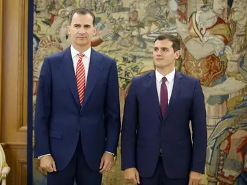 El rey Felipe VI y Albert Rivera El rey Felipe VI y Albert Rivera