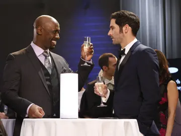 Un brindis que poco a gustado a Lucifer Un brindis que poco a gustado a Lucifer