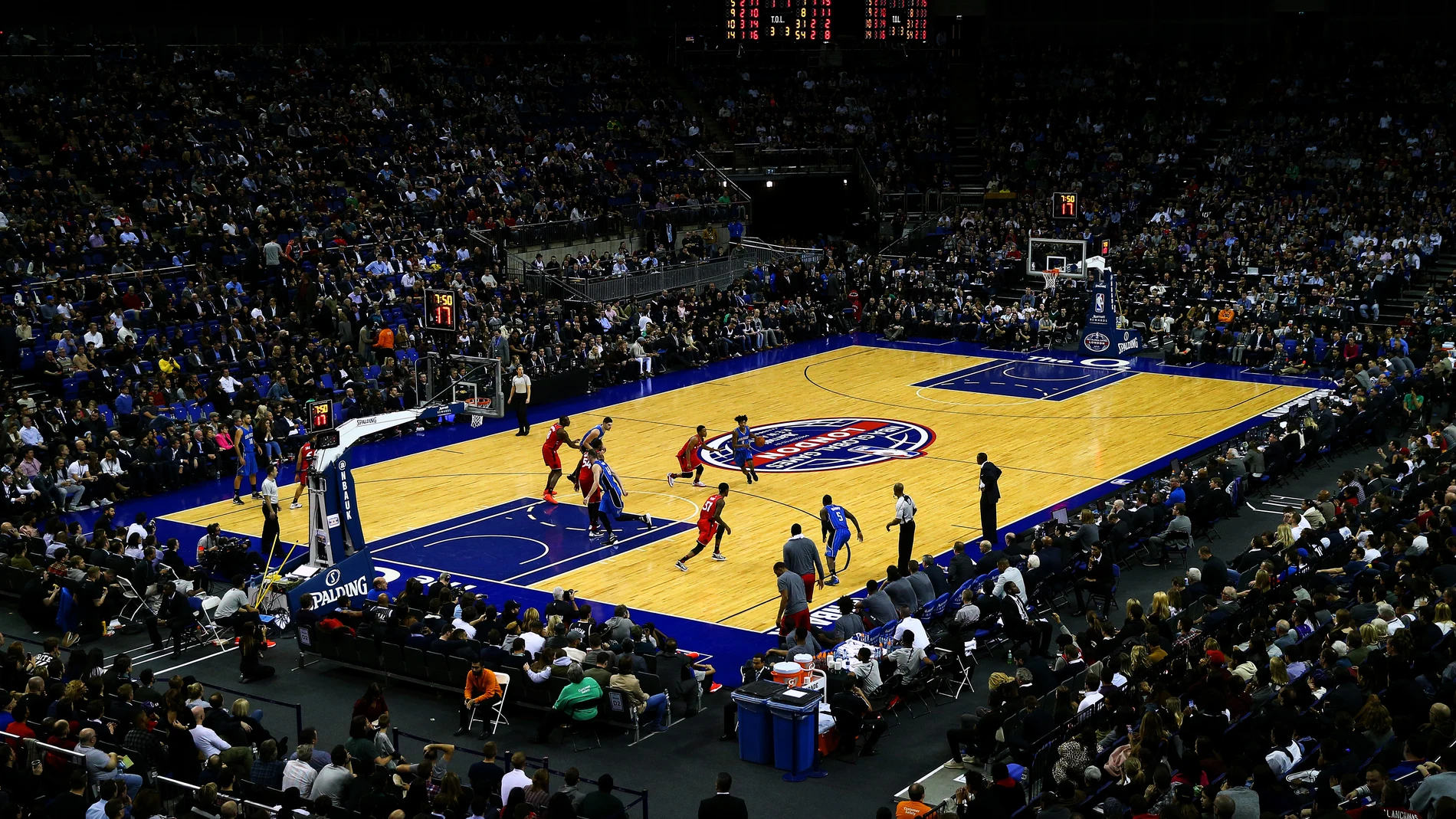Panorámica del partido de la NBA jugado en el O2 Arena Panorámica del partido de la NBA jugado en el O2 Arena