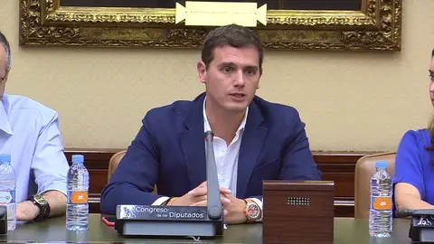 Albert Rivera se dirige a Mariano Rajoy y Pedro Sánchez Albert Rivera se dirige a Mariano Rajoy y Pedro Sánchez