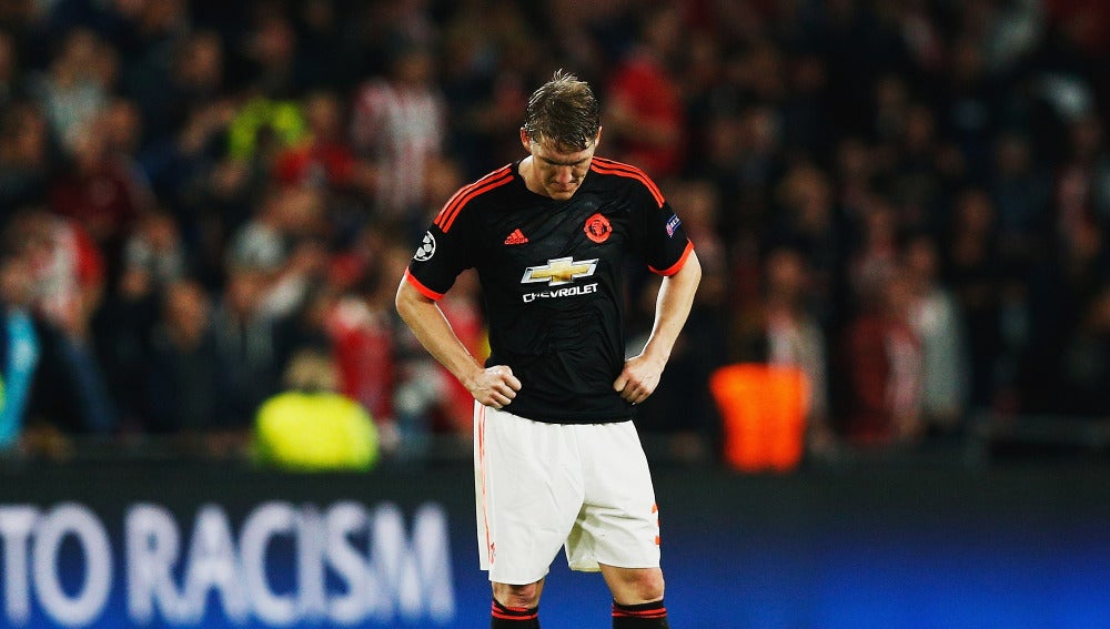 Bastian Schweinsteiger, cabizbajo