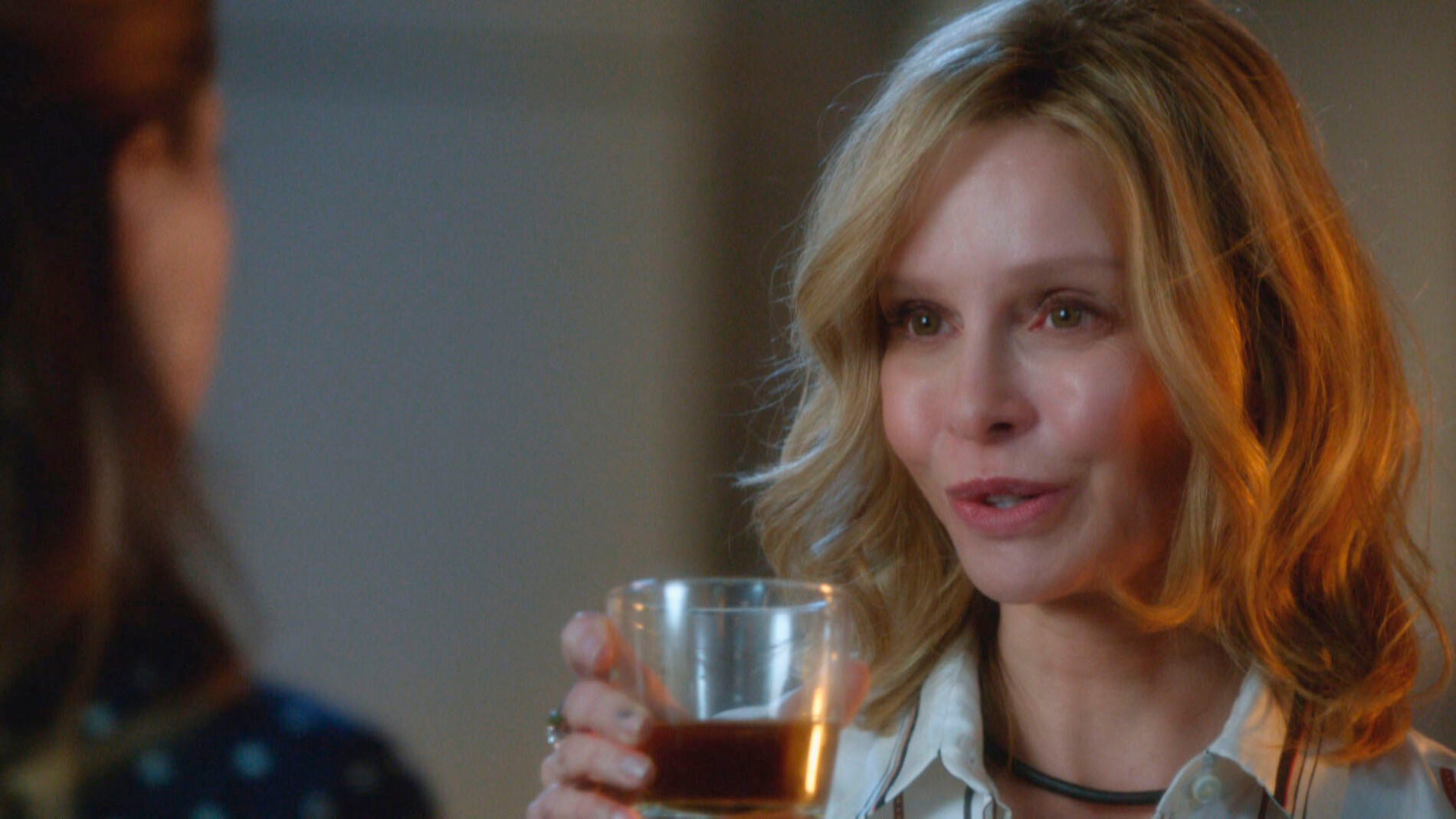 Cat Grant averigua la verdadera identidad de Supergirl