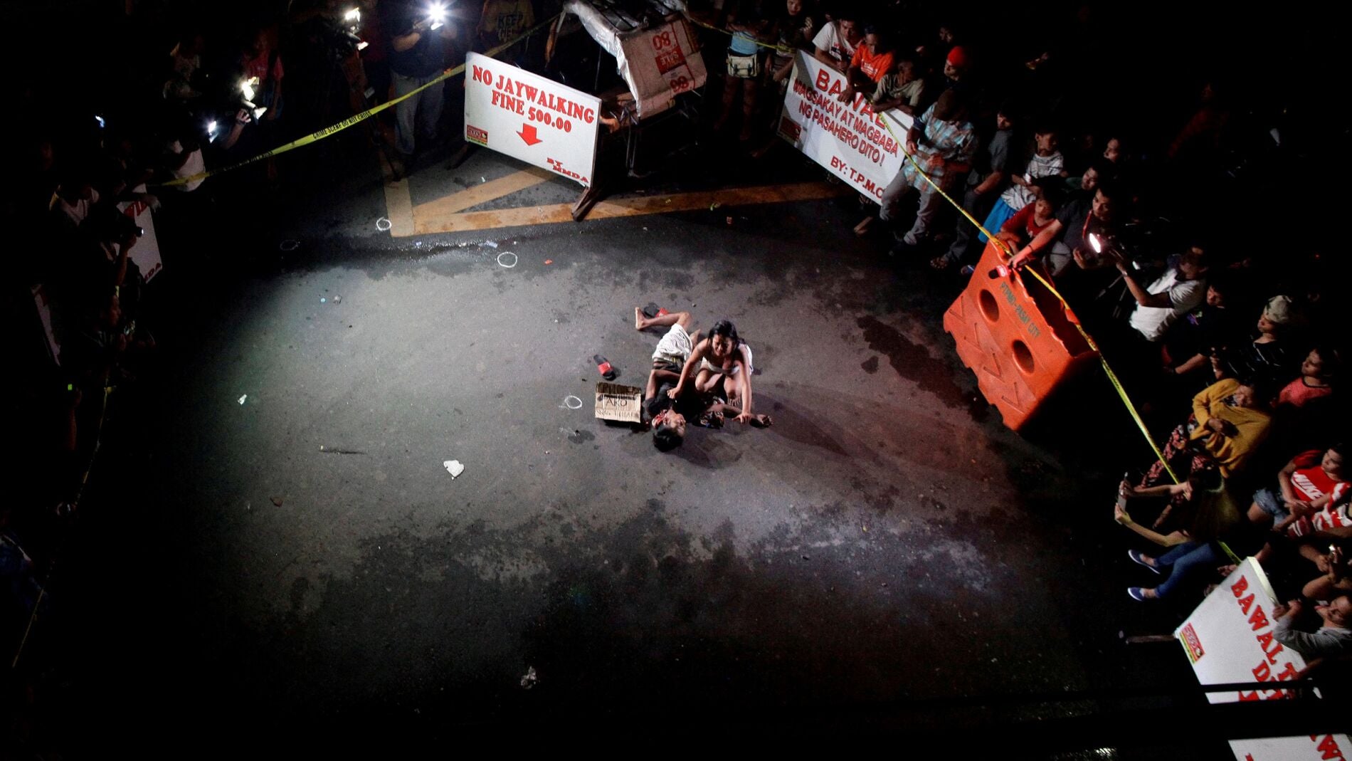 Una joven, junto a su pareja asesinada en Manila