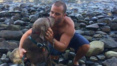 Un joven se tira al mar para salvar a un perro que nadaba a la deriva en Canadá