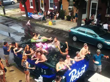 Piscina improvisada en Filadelfia Piscina improvisada en Filadelfia