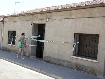 La casa frente a la que ocurrió el tiroteo