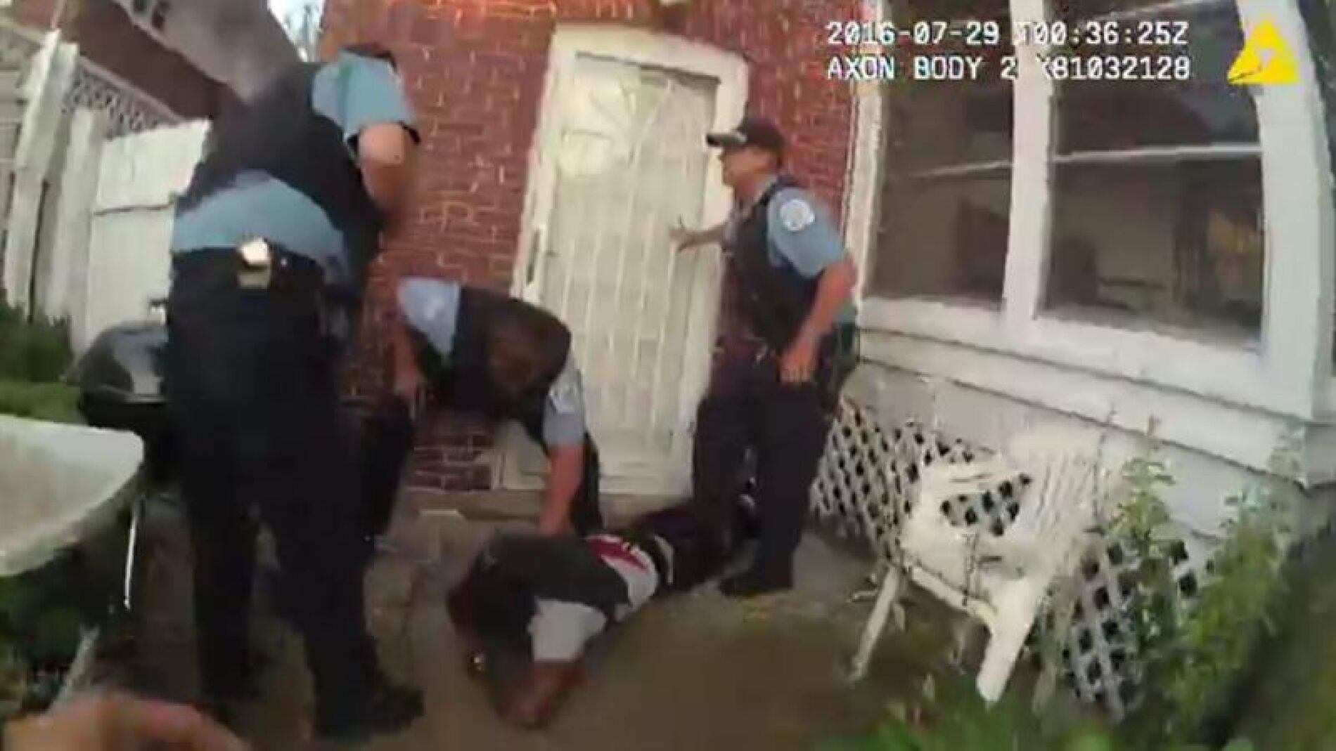 Instantes del incidente en el que dispan y mat&oacute;an a Paul O'Neal. Polic&iacute;a de Chicago, EEUU 