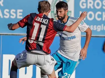 Coke en su debut con el Schalke frente al Bolonia Coke en su debut con el Schalke frente al Bolonia