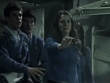 Frame 135.339883 de: Roque encañona a los chicos Frame 135.339883 de: Roque encañona a los chicos