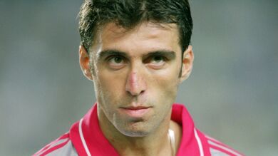 Erdogan ordena la detención del exfutbolista Hakan Sukur por ser 