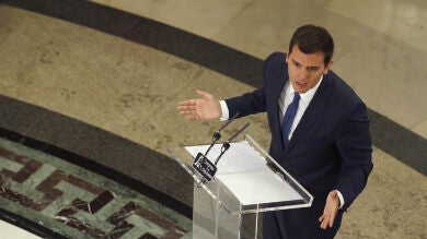 Rivera se refiere al PSOE como 