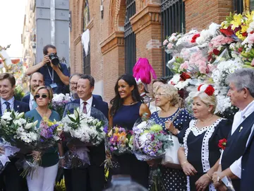 Los políticos madrileños participan en la ofrenda floral a la Virgen de la Paloma Los políticos madrileños participan en la ofrenda floral a la Virgen de la Paloma