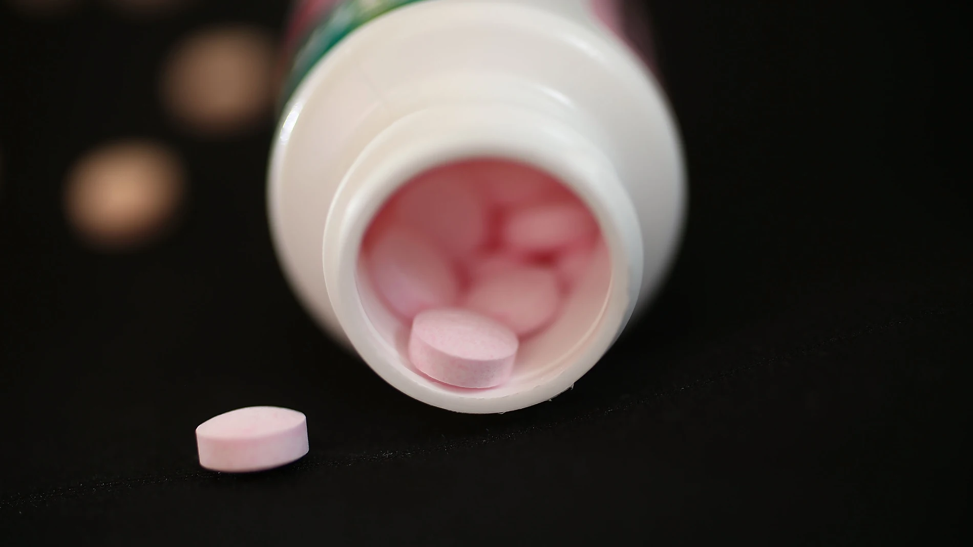 Bote con pastillas. Bote con pastillas.