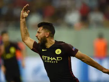 Agüero celebra su tanto al Steaua Agüero celebra su tanto al Steaua