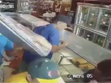 Imágenes del saqueo en la panadería Imágenes del saqueo en la panadería