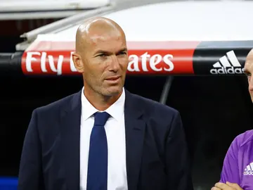 Zidane en el Trofeo Santiago Bernabéu Zidane en el Trofeo Santiago Bernabéu
