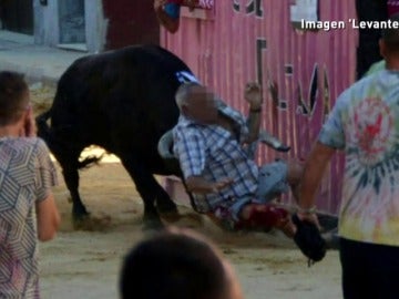 Frame 4.451408 de: En Valencia se plantean limitar a los 65 años la edad máxima para participar en los encierros de toros