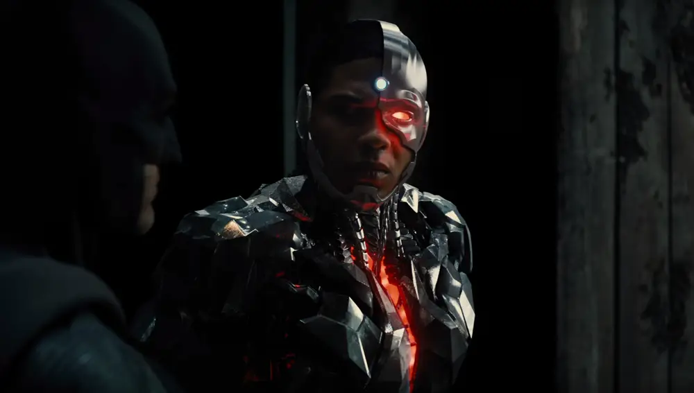 Ray Fisher como Cyborg