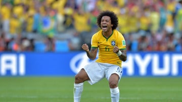 Marcelo, eufórico en partido con Brasil