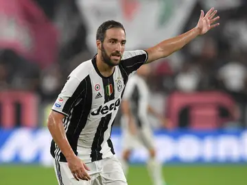 Gonzalo Higuaín en su debut con la Juventus Gonzalo Higuaín en su debut con la Juventus