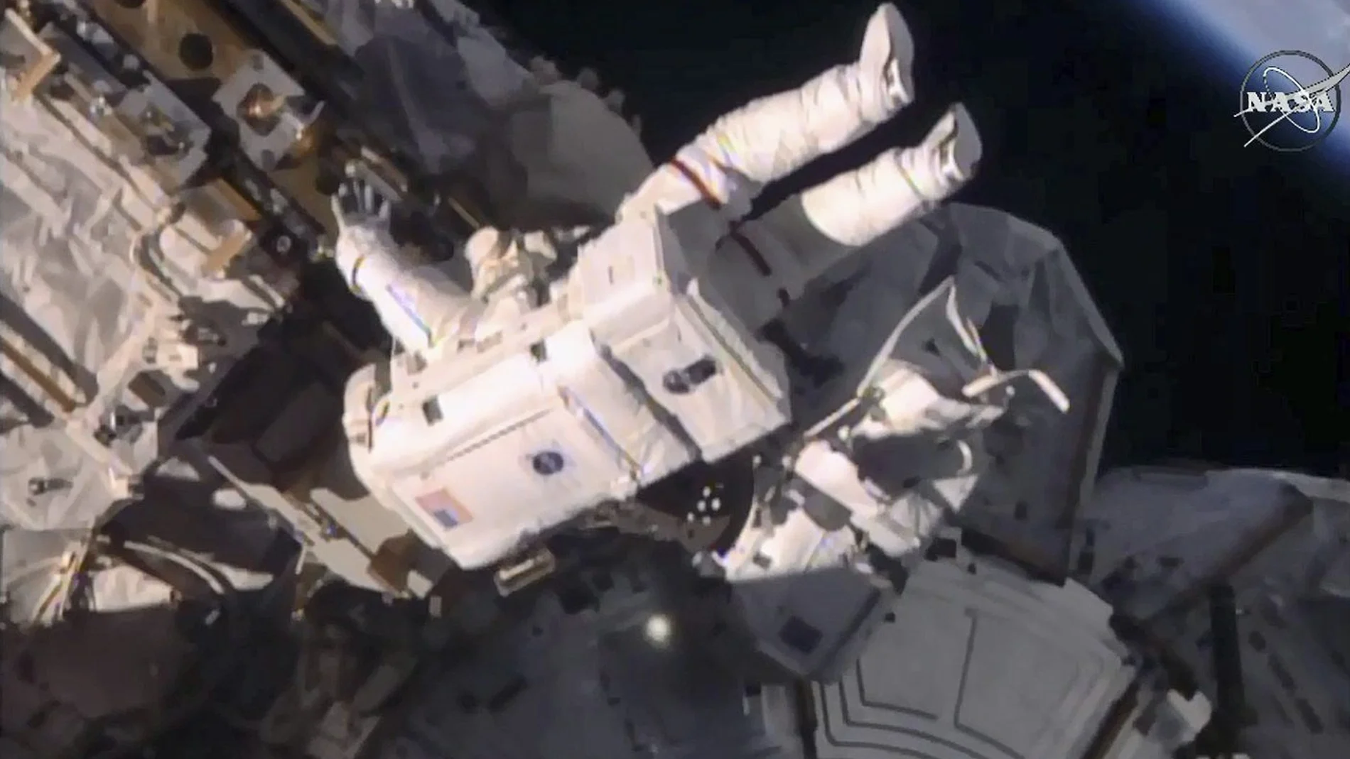 Un astronauta en la Estación Espacial Internacional Un astronauta en la Estación Espacial Internacional