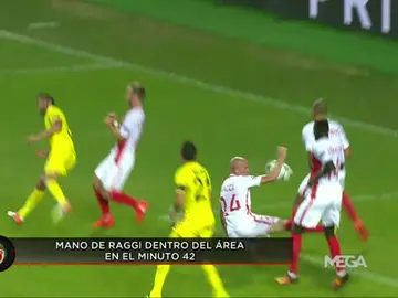 Mano de Raggi dentro del área ante el Villarreal Mano de Raggi dentro del área ante el Villarreal