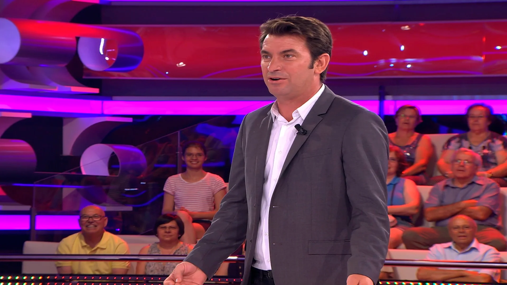 Arturo coge el relevo con los chistes