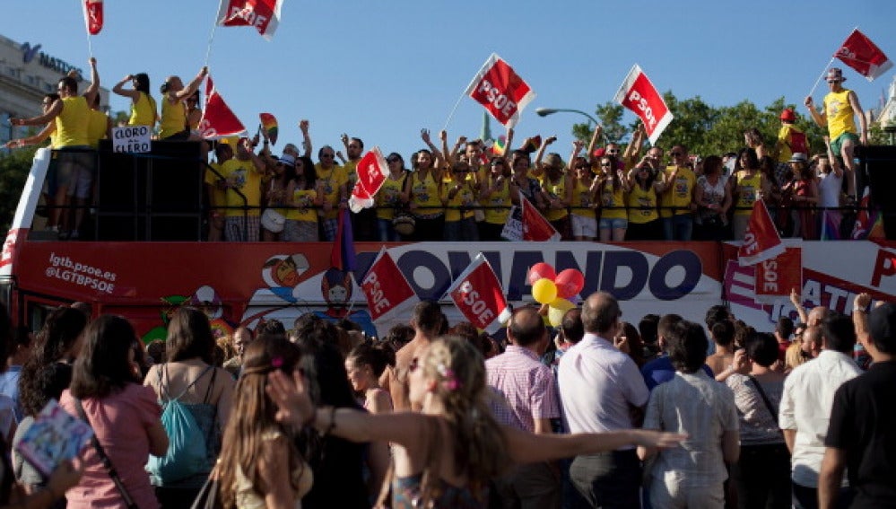 El PSOE e IU condenan una agresión homófoba a tres jóvenes en Albacete