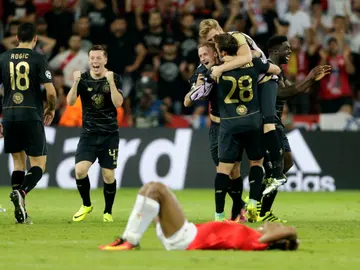 El Celtic festeja su pase a la Champions El Celtic festeja su pase a la Champions