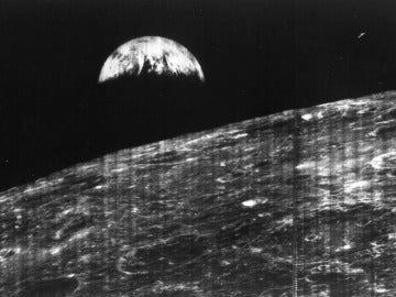Primera imagen de la Tierra vista desde la Luna