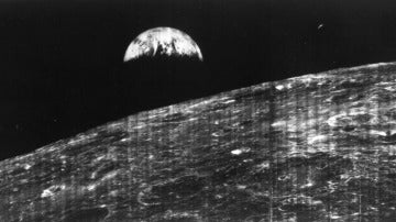 Primera imagen de la Tierra vista desde la Luna