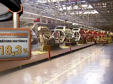 Frame 17.559922 de: Cada vez más marcas eligen fábricas españolas para producir sus coches y marcan un récord de ventas Frame 17.559922 de: Cada vez más marcas eligen fábricas españolas para producir sus coches y marcan un récord de ventas