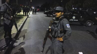 Un ataque suicida contra una mezquita causa casi un centenar de víctimas en Afganistán