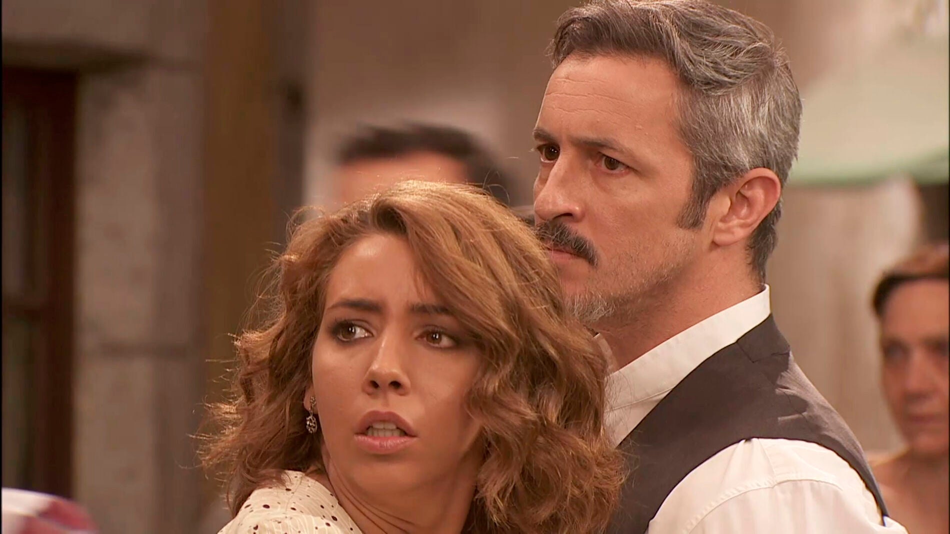 Nicol&aacute;s y los Casta&ntilde;eda se pelean en la plaza