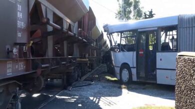Un tren arrolla a un autobús en Alemania 